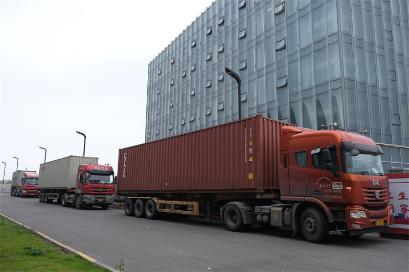 QGM ईंट बनाउने मेसिनहरू मध्य पूर्वमा पठाइयो, क्षेत्रीय निर्माणलाई नयाँ छलांग अगाडि लैजान मद्दत गर्दै